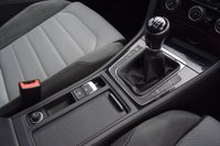 USED 2016 VOLKSWAGEN GOLF 2.0 TDI BlueMotion Tech R-Line Edition Hatchback 5dr Diesel Manual Euro 6 (s/s) (150 ps) **Sunroof, 18" Alloys**