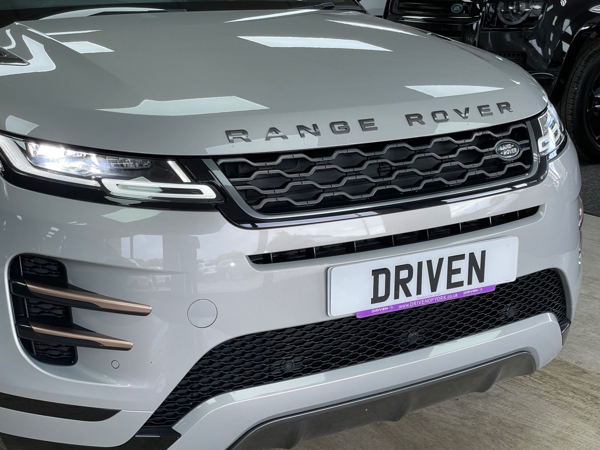 USED 2019 19 LAND ROVER RANGE ROVER EVOQUE 2.0 P200 MHEV R-Dynamic SE SUV 5dr Petrol Auto 4WD Euro 6 (s/s) (200 ps) 