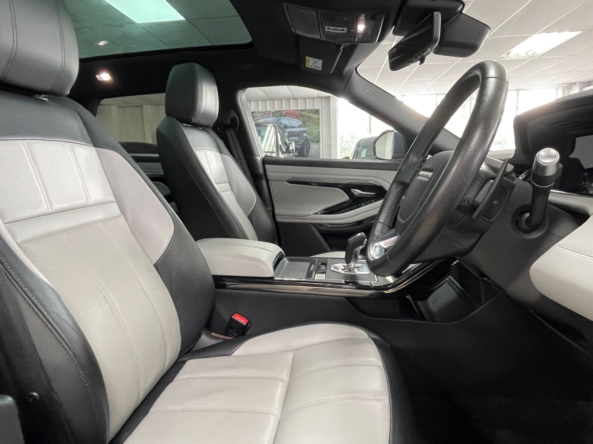 USED 2019 19 LAND ROVER RANGE ROVER EVOQUE 2.0 P200 MHEV R-Dynamic SE SUV 5dr Petrol Auto 4WD Euro 6 (s/s) (200 ps) 