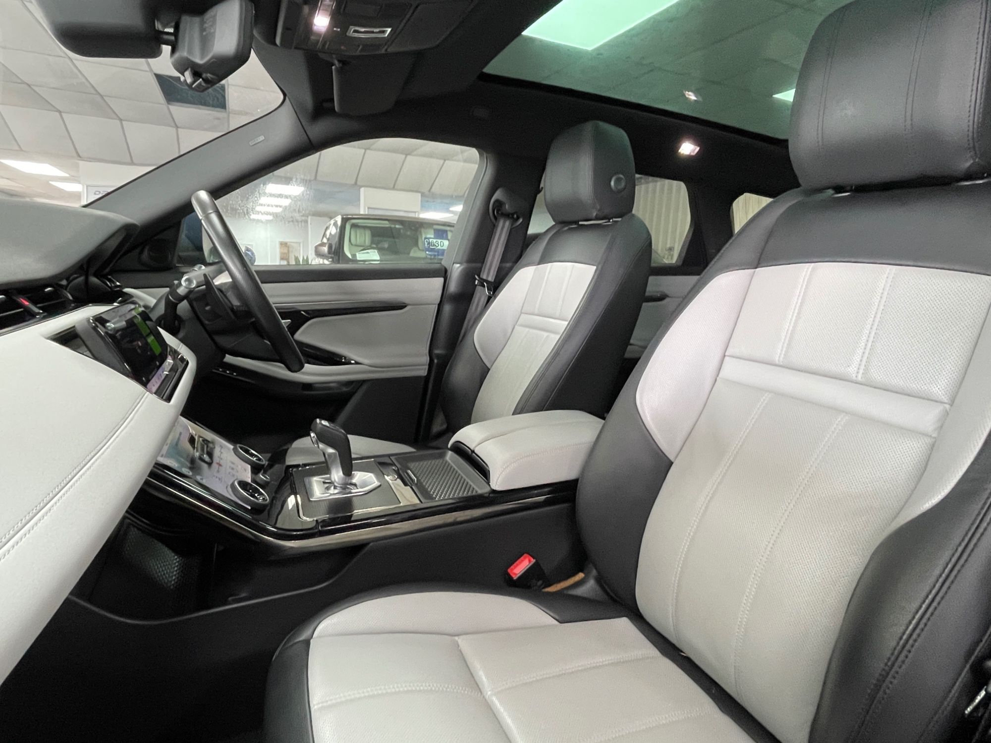 USED 2019 19 LAND ROVER RANGE ROVER EVOQUE 2.0 P200 MHEV R-Dynamic SE SUV 5dr Petrol Auto 4WD Euro 6 (s/s) (200 ps) 