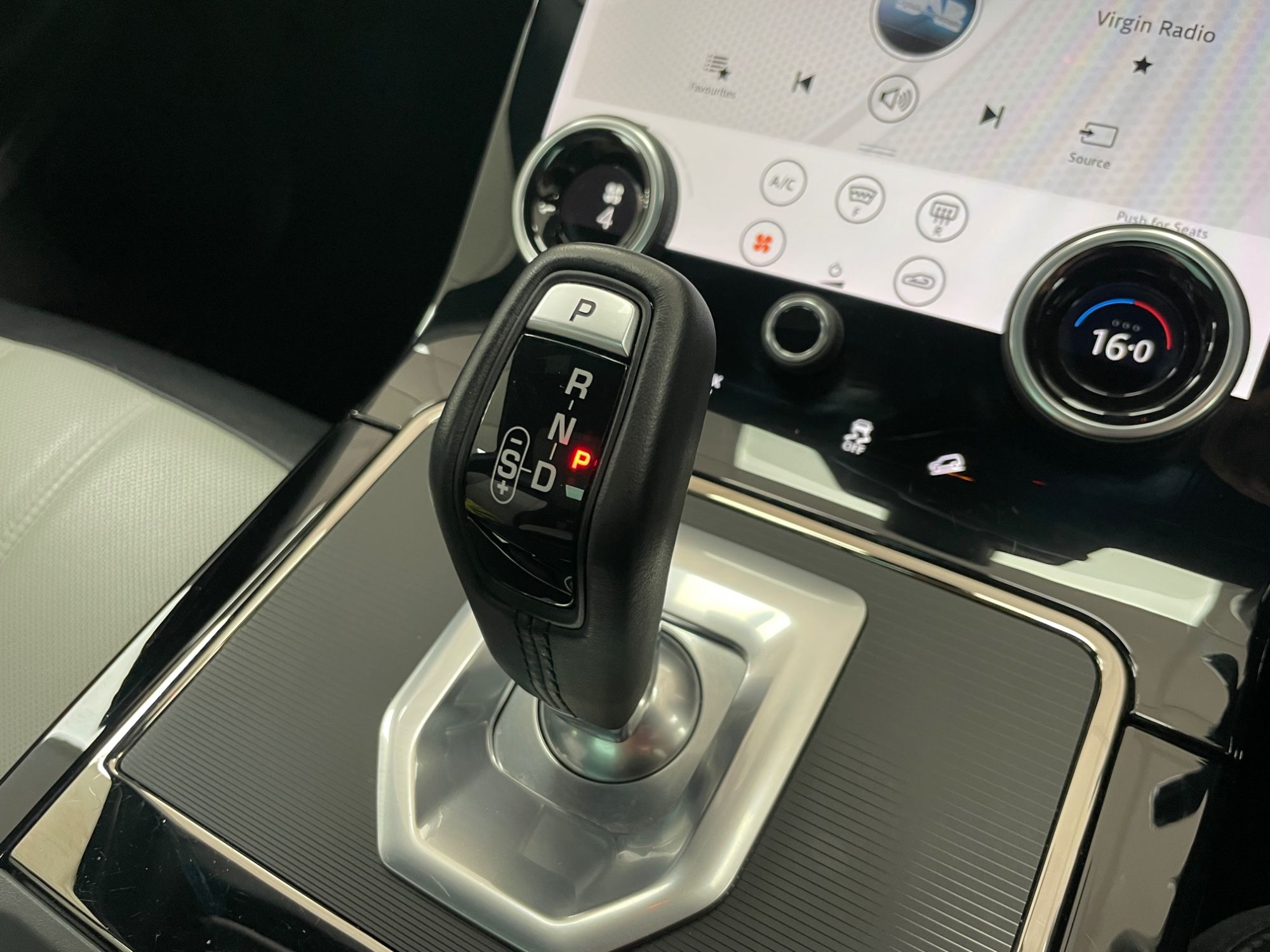 USED 2019 19 LAND ROVER RANGE ROVER EVOQUE 2.0 P200 MHEV R-Dynamic SE SUV 5dr Petrol Auto 4WD Euro 6 (s/s) (200 ps) 