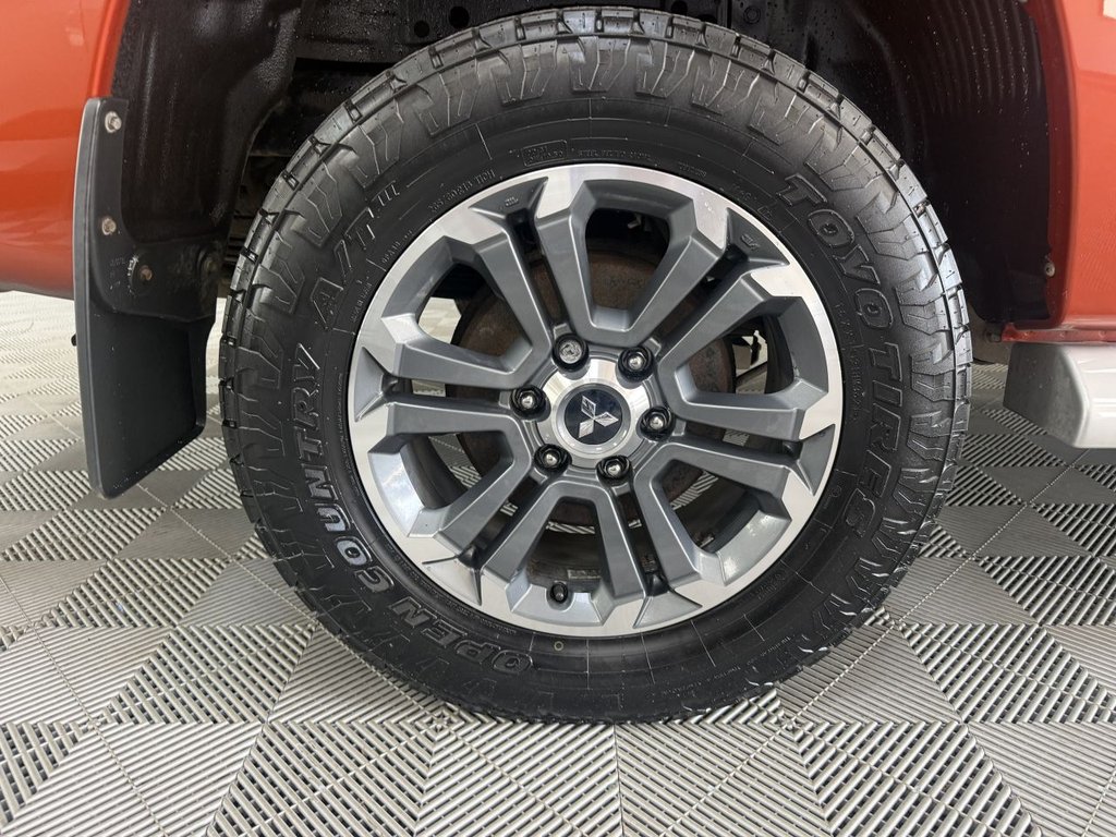 USED 2021 21 MITSUBISHI L200 2.2 DI-D DC Barbarian Pickup Double Cab 4dr Diesel Auto 4WD Euro 6 (s/s) (150 ps) 