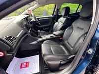 USED 2017 17 RENAULT MEGANE 1.6 dCi Signature Nav Hatchback 5dr Diesel Manual Euro 6 (s/s) (130 ps) *** FULL SERVICE HISTORY, 2 OWNERS *** FINANCE AVAILABLE FROM 9.9% APR ***