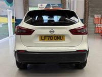 USED 2020 70 NISSAN QASHQAI 1.3 DIG-T Acenta Premium SUV 5 Door Petrol Manual White Euro 6 1 Former Keeper PARK SENSORS+BLUETOOTH+REVERSE CAM