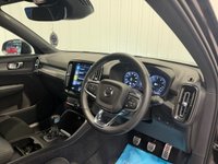USED 2022 22 VOLVO XC40 1.5 T3 R-Design SUV 5dr Petrol Manual 163 bhp 