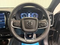 USED 2022 22 VOLVO XC40 1.5 T3 R-Design SUV 5dr Petrol Manual 163 bhp 
