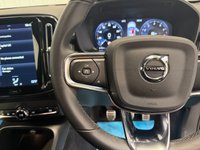 USED 2022 22 VOLVO XC40 1.5 T3 R-Design SUV 5dr Petrol Manual 163 bhp 