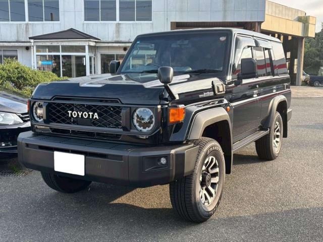 View our TOYOTA LAND CRUISER