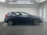 USED 2015 N VOLVO V40 CROSS COUNTRY 1.6 D2 Lux Hatchback 5dr Diesel Powershift Euro 5 (s/s) (115 ps) EXCELLENT HISTORY + BLUETOOTH