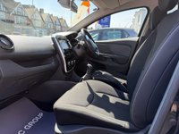 USED 2016 16 RENAULT CLIO 1.2 16V DYNAMIQUE NAV 5dr **FANTASTIC EXAMPLE WITH A FULL SERVICE HISTORY WITH 9 SERVICES RECORDED** * L&C GROUP SHALL BEAT ANY 'WE BUY CARS VALUATION' FOR YOUR PART EXCHANGE *