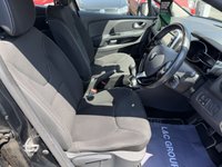 USED 2016 16 RENAULT CLIO 1.2 16V DYNAMIQUE NAV 5dr **FANTASTIC EXAMPLE WITH A FULL SERVICE HISTORY WITH 9 SERVICES RECORDED** * L&C GROUP SHALL BEAT ANY 'WE BUY CARS VALUATION' FOR YOUR PART EXCHANGE *