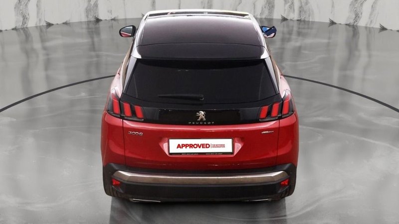 2017 Peugeot 3008 in red — photo 4 of 13