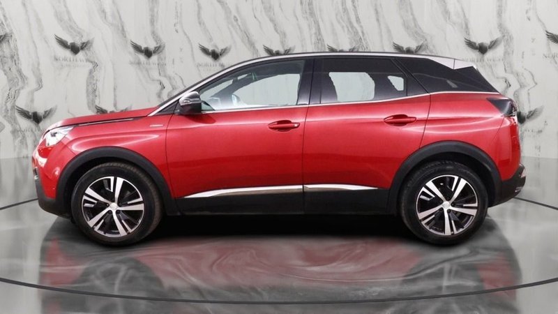 2017 Peugeot 3008 in red — photo 7 of 13