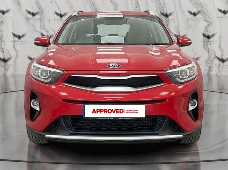 2018 Kia Stonic in red — photo 2 of 14