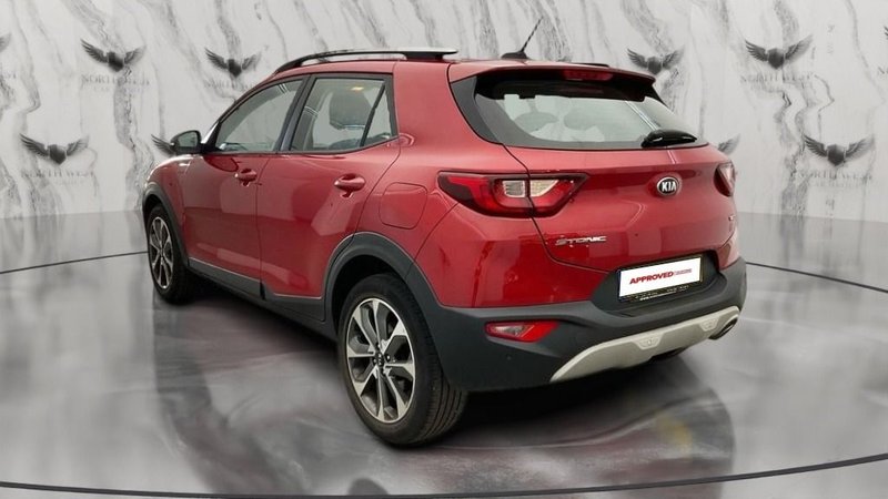2018 Kia Stonic in red — photo 4 of 14