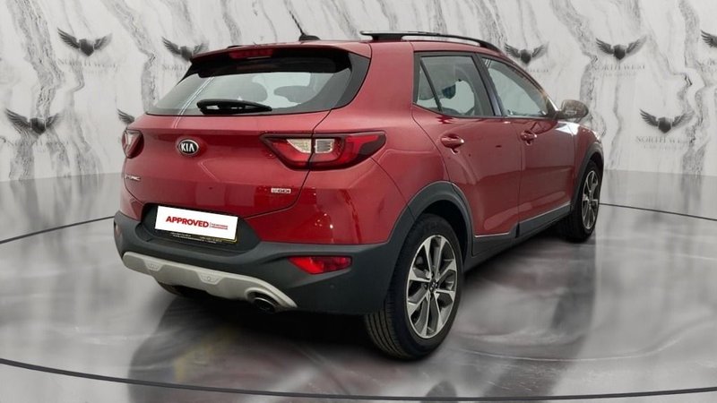 2018 Kia Stonic in red — photo 6 of 14