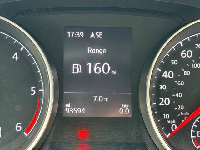 View our VOLKSWAGEN GOLF