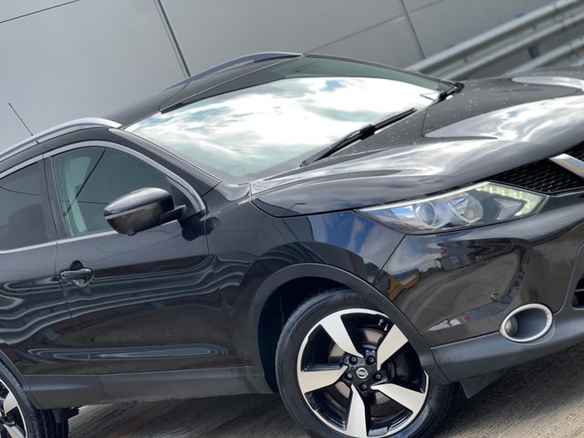 View our NISSAN QASHQAI
