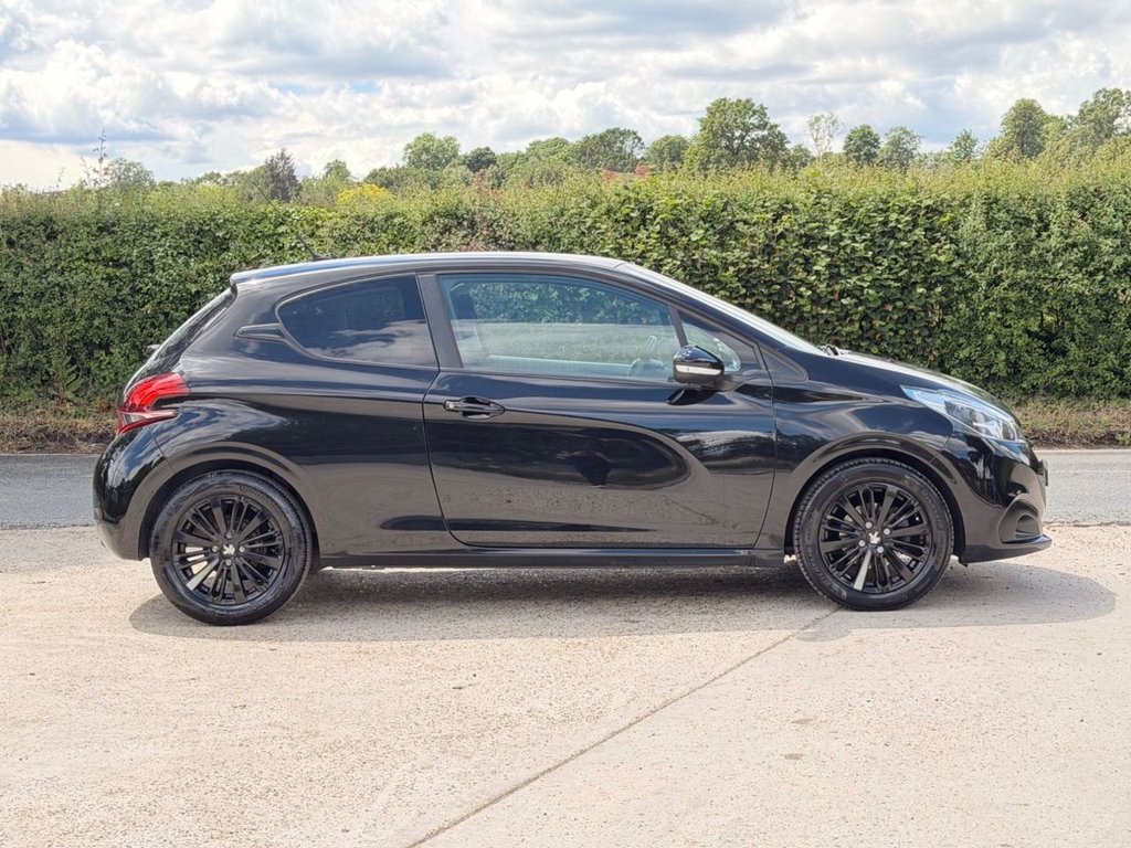 USED 2018 18 PEUGEOT 208 1.2 PureTech Black Edition Hatchback 3dr Petrol Manual Euro 6 (82 ps) 