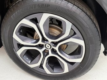 View our RENAULT CAPTUR