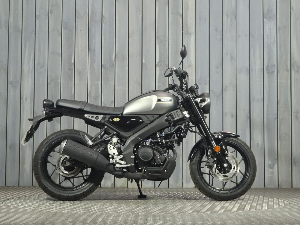 YAMAHA XSR125