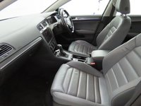 USED 2019 69 VOLKSWAGEN E-GOLF 35.8kWh e-Golf Hatchback 5dr Electric Auto (136 ps) Full heated Leather and vitual dash