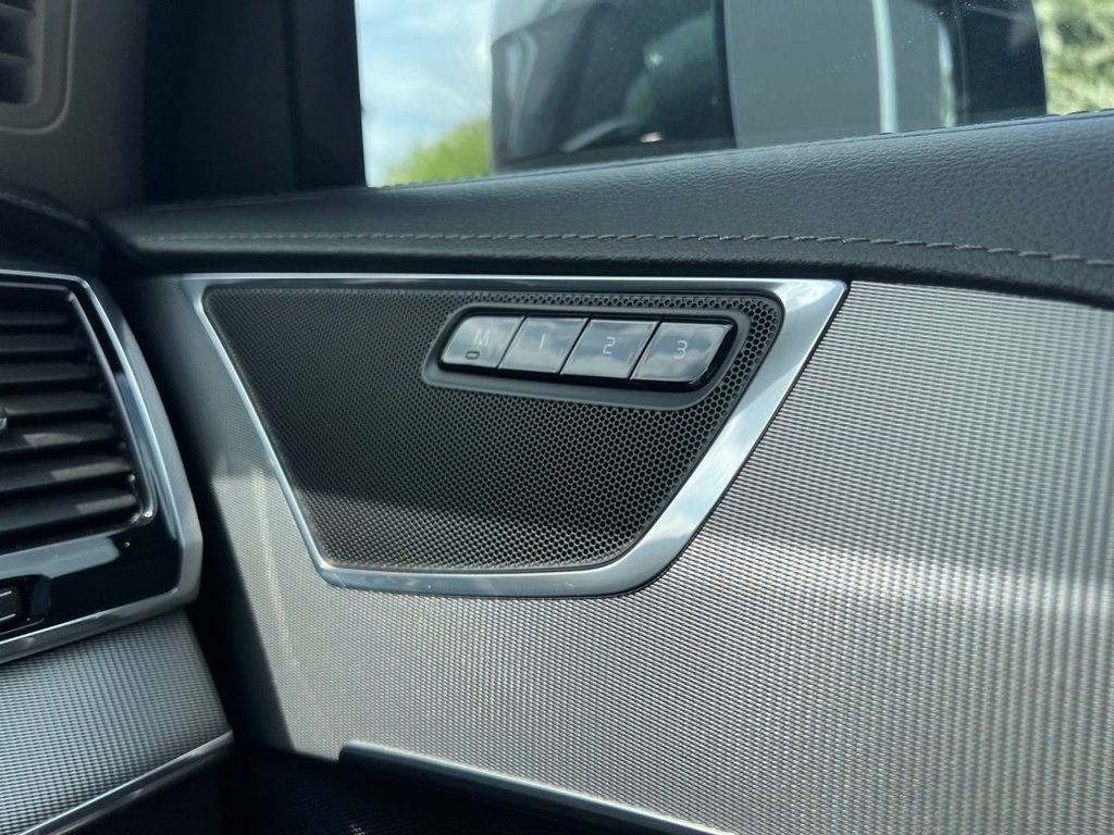 USED 2018 68 VOLVO XC90 2.0h T8 Twin Engine 10.4kWh Inscription Pro SUV 5dr Petrol Plug-in Hybrid Auto 4WD Euro 6 (s/s) (390 ps) *HEADS UP DISPLAY / PAN ROOF*