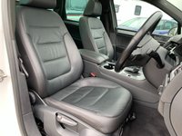 USED 2015 15 VOLKSWAGEN TOUAREG 3.0 TDI V6 BlueMotion Tech R-Line SUV 5dr Diesel Tiptronic 4WD Euro 6 (s/s) (262 ps) very low mls fsh top spec immaculate condition comes with 1 years mot service and 3 mts warranty