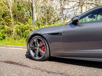 USED 2015 A JAGUAR F-TYPE 5.0 V8 R Coupe 2dr Petrol Auto AWD Euro 6 (s/s) (550 ps) V8 power, incredible sound.