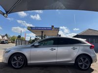 USED 2015 65 VOLVO V40 2.0 D4 SE Hatchback 5dr Diesel Auto Euro 6 (s/s) (190 ps) 1 FORMER KEEPER LEATHER INTERIOR