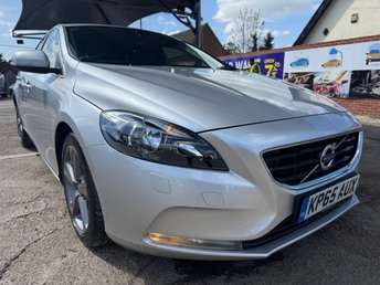 2015 VOLVO V40