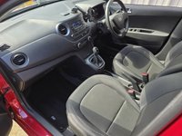 USED 2017 17 HYUNDAI I10 1.2 Premium Hatchback 5dr Petrol Auto Euro 6 (87 ps) FSH I 1 owner I 12k miles