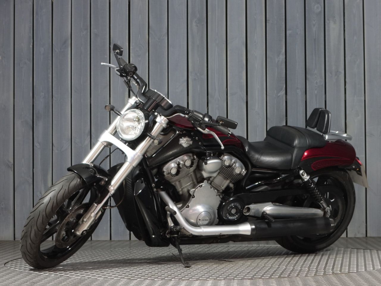 HARLEY-DAVIDSON V-ROD