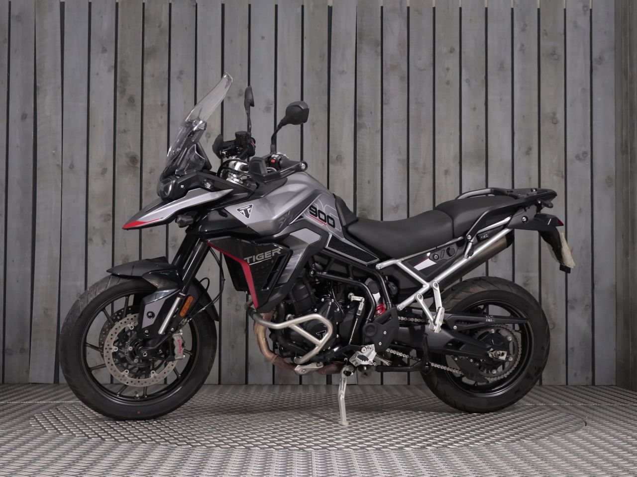 TRIUMPH TIGER 900