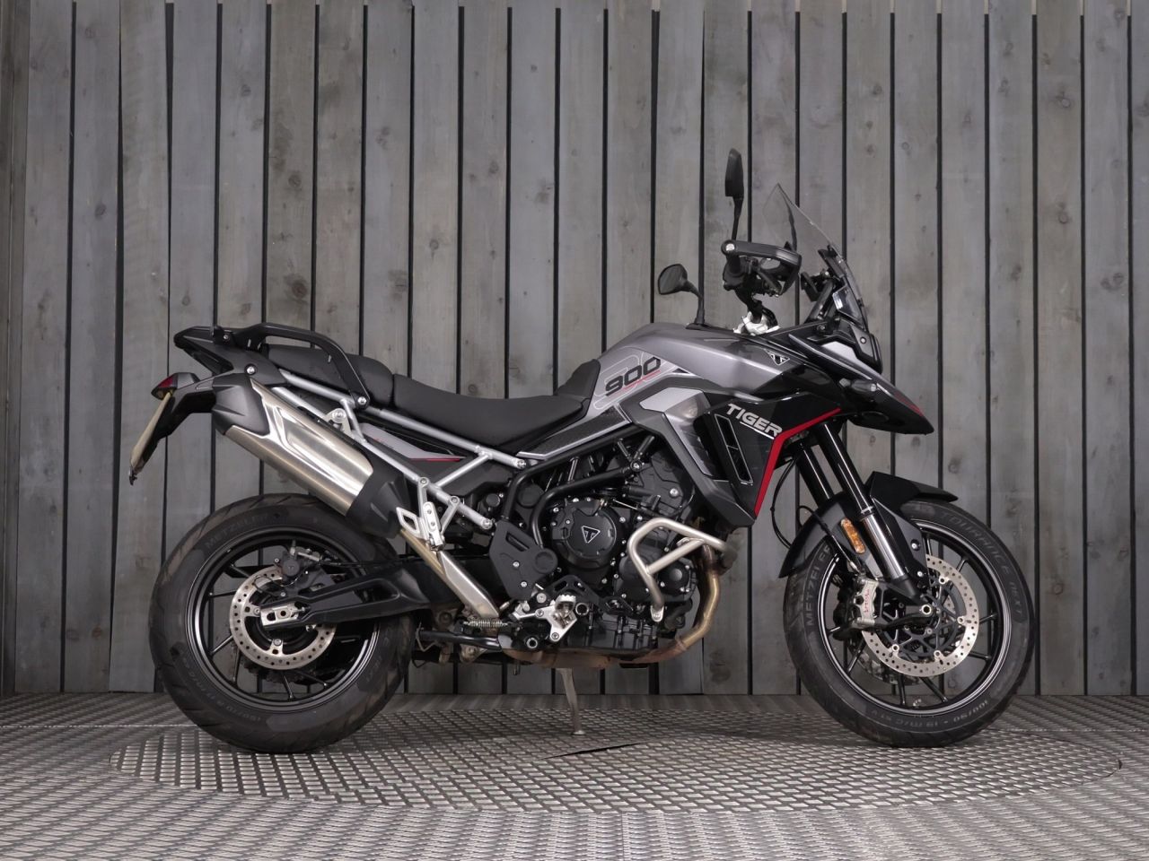 TRIUMPH TIGER 900