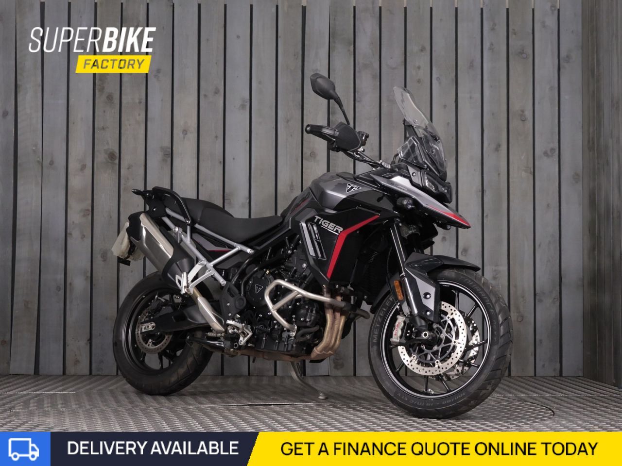 TRIUMPH TIGER 900