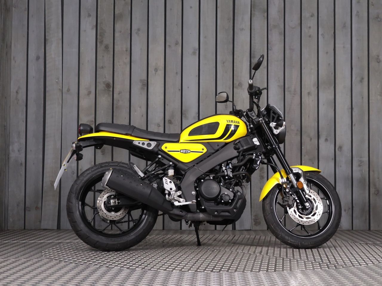YAMAHA XSR125