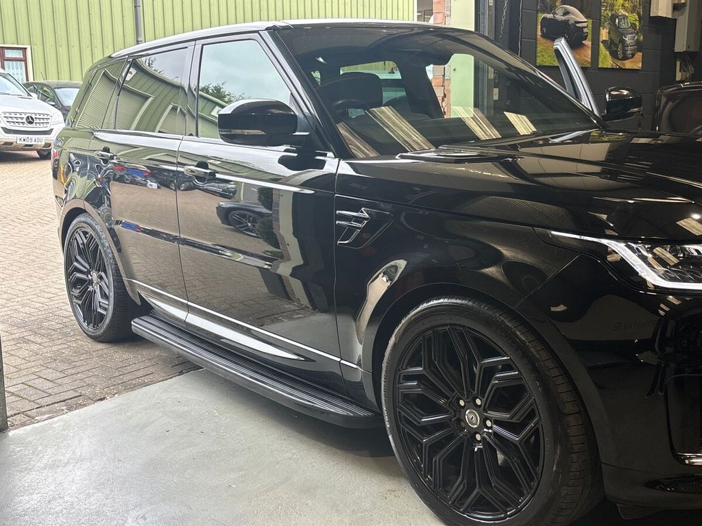 USED 2019 19 LAND ROVER RANGE ROVER SPORT 3.0 SD V6 HSE SUV 5dr Diesel Auto 4WD Euro 6 (s/s) (306 ps) URBAN WHEELS|BLACK PK|PAN ROOF