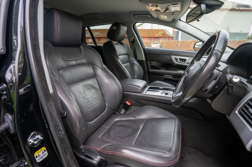 USED 2015 15 JAGUAR XF 2.2d R-Sport Black Sportbrake 5dr Diesel Auto Euro 5 (s/s) (200 ps) FSH, RCAM, H/SEATS