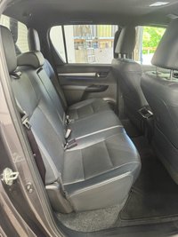 USED 2023 23 TOYOTA HI-LUX 2.8 D-4D Invincible X Pickup Double Cab 4dr Diesel Auto 4WD Euro 6 (s/s) (204 ps) ROLLER SHUTTER+SAT NAV