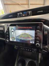 USED 2023 23 TOYOTA HI-LUX 2.8 D-4D Invincible X Pickup Double Cab 4dr Diesel Auto 4WD Euro 6 (s/s) (204 ps) ROLLER SHUTTER+SAT NAV