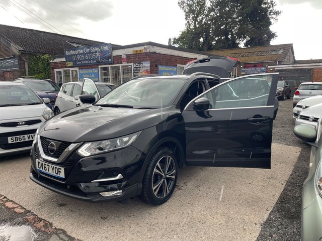 View our Nissan Qashqai 1.5 dCi N-Connecta SUV 5dr Diesel Manual Euro 6 (s/s) (110 ps)