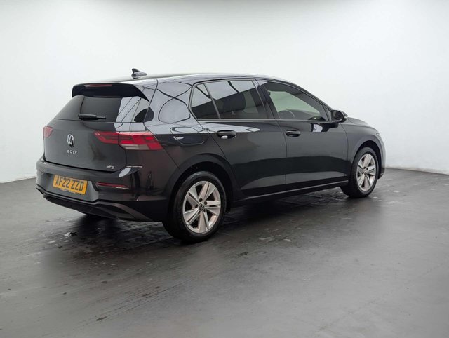 USED 2022 22 VOLKSWAGEN GOLF 1.0 Golf Life eTSI Semi-Auto 5dr CLICK+COLLECT / HOME DELIVERY