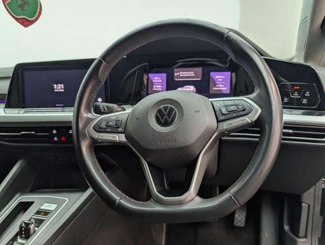 USED 2022 22 VOLKSWAGEN GOLF 1.0 Golf Life eTSI Semi-Auto 5dr CLICK+COLLECT / HOME DELIVERY