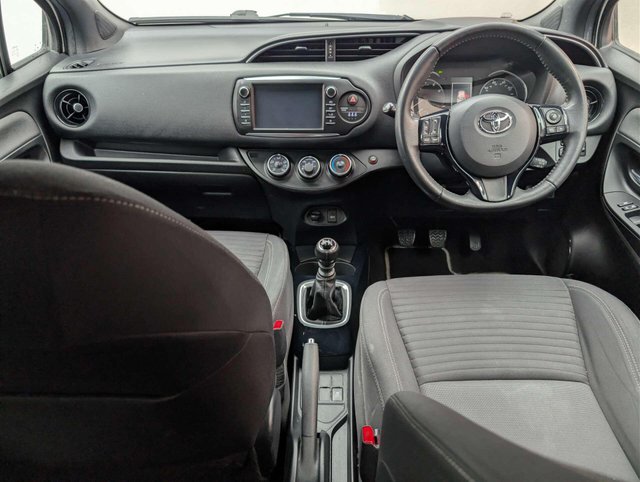 USED 2017 67 TOYOTA YARIS 1.5 Yaris Bi-Tone VVT-i 5dr CLICK+COLLECT / HOME DELIVERY