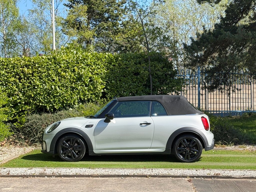 USED 2022 22 MINI CONVERTIBLE 2.0 Cooper S Sport Convertible 2dr Petrol Manual Euro 6 (s/s) (178 ps) CARPLAY, LEATHER, ALLOYS