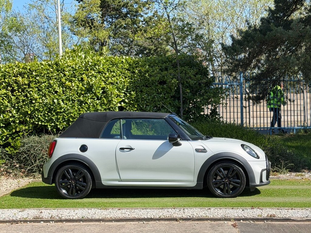 USED 2022 22 MINI CONVERTIBLE 2.0 Cooper S Sport Convertible 2dr Petrol Manual Euro 6 (s/s) (178 ps) CARPLAY, LEATHER, ALLOYS