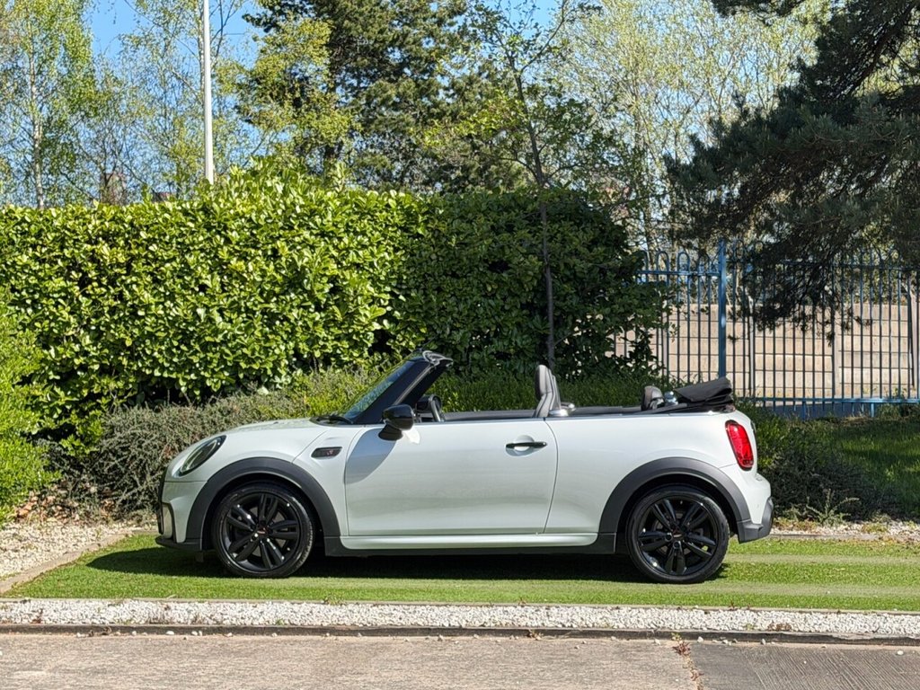 USED 2022 22 MINI CONVERTIBLE 2.0 Cooper S Sport Convertible 2dr Petrol Manual Euro 6 (s/s) (178 ps) CARPLAY, LEATHER, ALLOYS