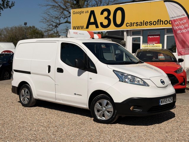 View our NISSAN e-NV200