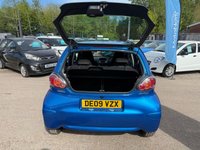 USED 2009 09 TOYOTA AYGO 1.0 VVT-i Blue Hatchback 5dr Petrol Manual Euro 4 (67 bhp) 
